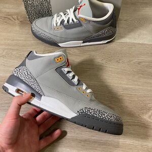 Jordan’s 3 Retro (cool grey) 2021 size US